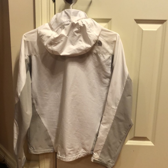 North Face Wind Breaker - Picture 2 of 2